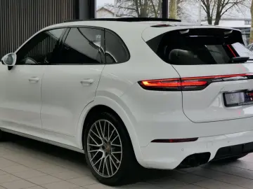 PORSCHE Cayenne Platinum Edition PANO Sport-Design Softc