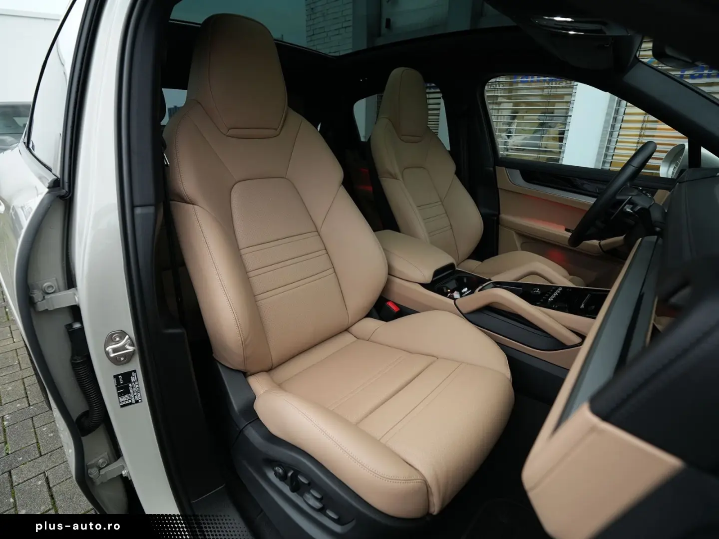 PORSCHE E-Hybrid Coupé SPORTDESIGN-PAKET-INNODRIVE-BEIGE