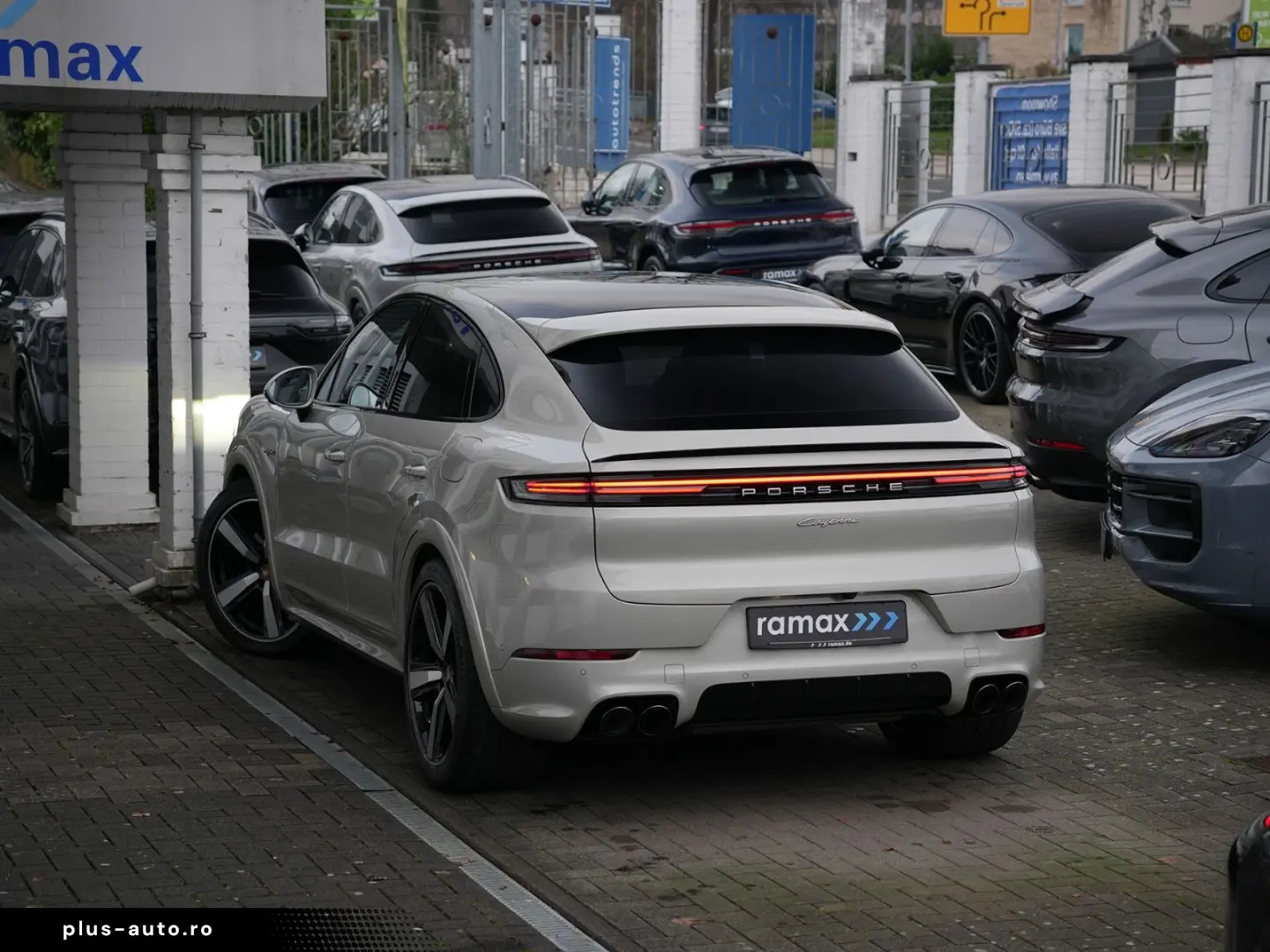 PORSCHE E-Hybrid Coupé SPORTDESIGN-PAKET-INNODRIVE-BEIGE