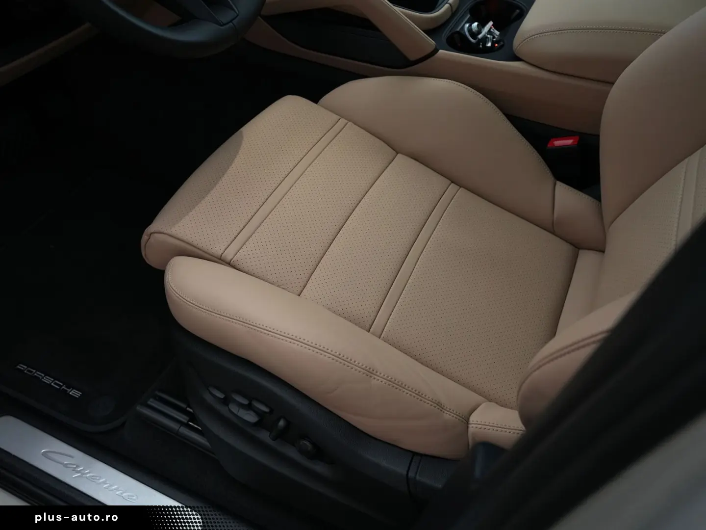 PORSCHE E-Hybrid Coupé SPORTDESIGN-PAKET-INNODRIVE-BEIGE