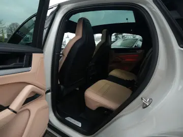 PORSCHE E-Hybrid Coupé SPORTDESIGN-PAKET-INNODRIVE-BEIGE