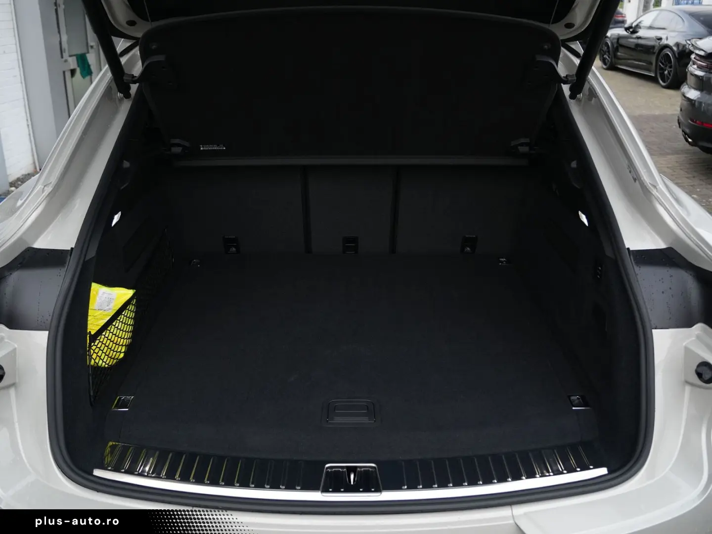 PORSCHE E-Hybrid Coupé SPORTDESIGN-PAKET-INNODRIVE-BEIGE