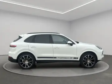 PORSCHE Cayenne Platinum Edition