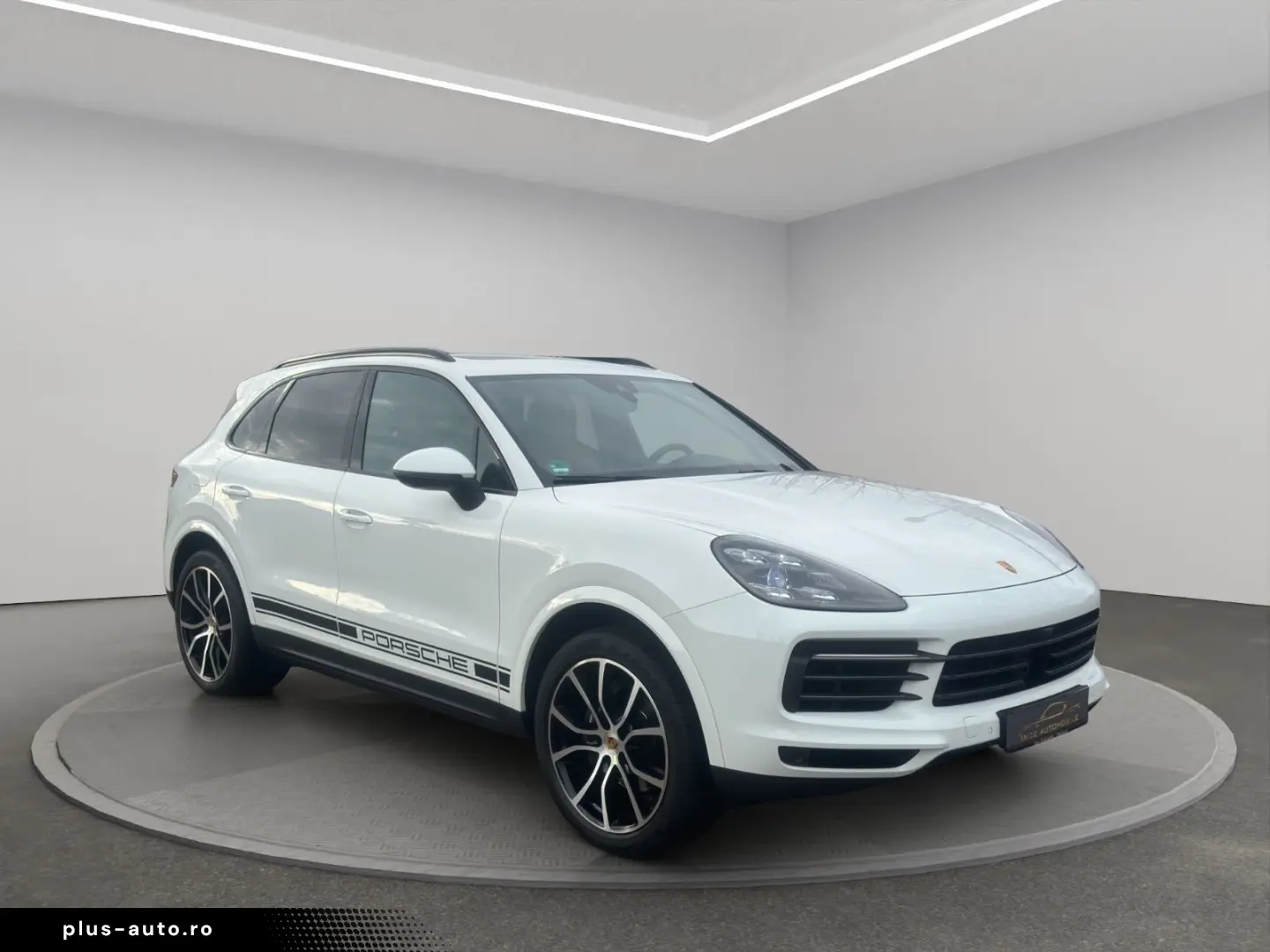 PORSCHE Cayenne Platinum Edition