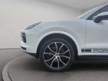 PORSCHE Cayenne Platinum Edition