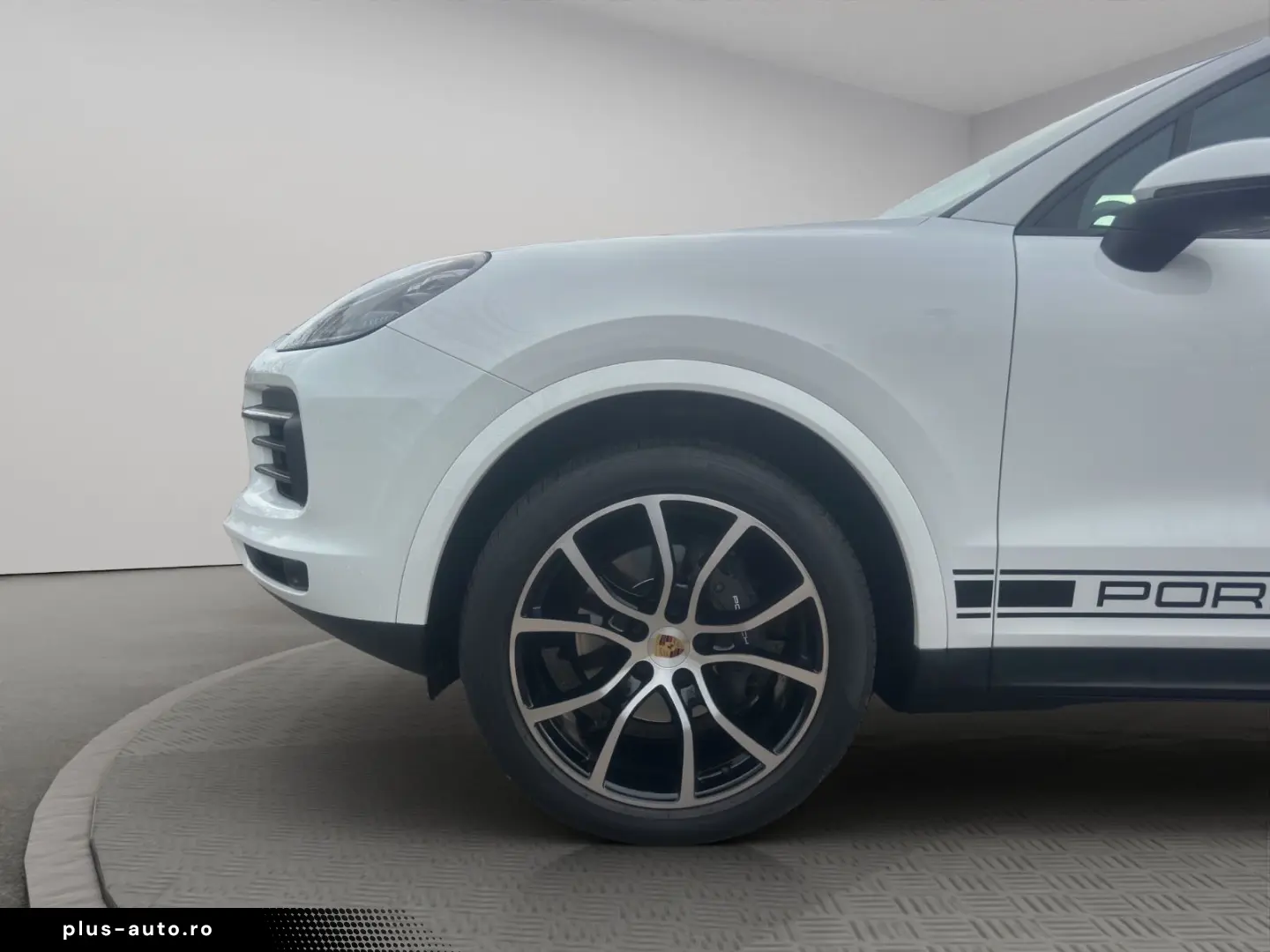 PORSCHE Cayenne Platinum Edition