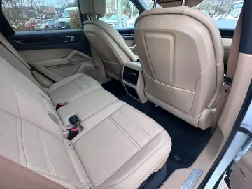 PORSCHE Cayenne Platinum Edition