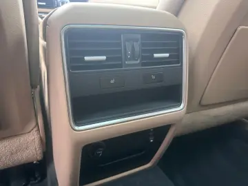 PORSCHE Cayenne Platinum Edition