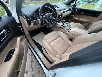 PORSCHE Cayenne Platinum Edition