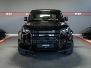LAND ROVER Defender 5.0 V8 AHK HUD PANO MERIDIAN MILLTEK