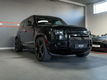LAND ROVER Defender 5.0 V8 AHK HUD PANO MERIDIAN MILLTEK