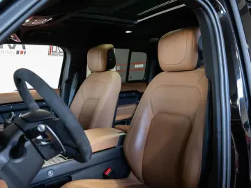 LAND ROVER Defender 5.0 V8 AHK HUD PANO MERIDIAN MILLTEK