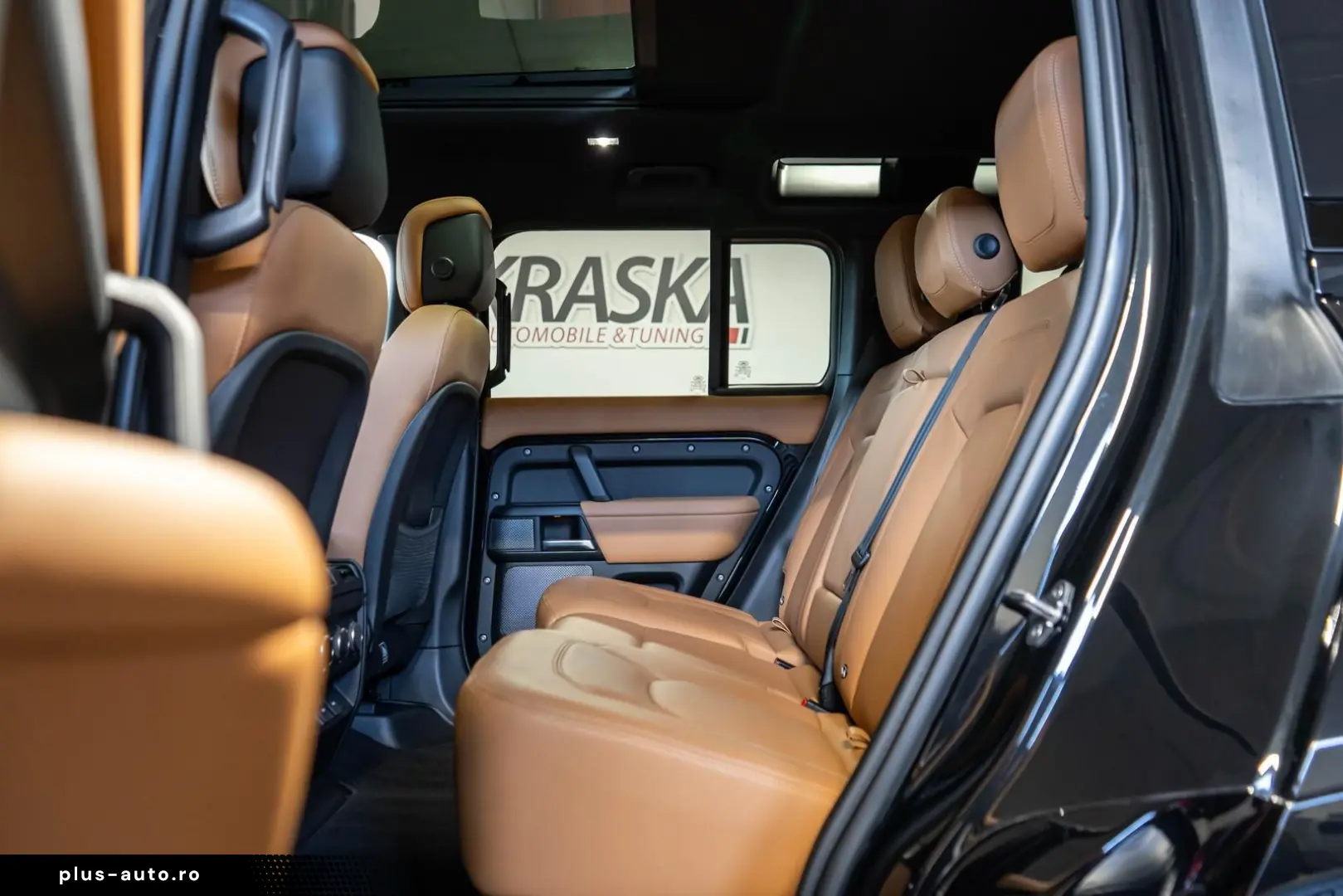 LAND ROVER Defender 5.0 V8 AHK HUD PANO MERIDIAN MILLTEK