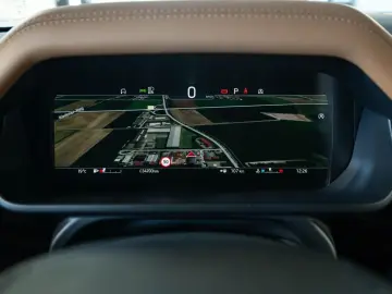 LAND ROVER Defender 5.0 V8 AHK HUD PANO MERIDIAN MILLTEK