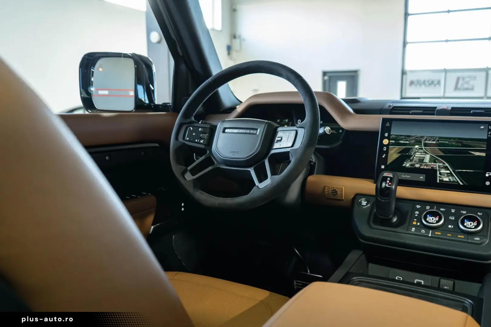 LAND ROVER Defender 5.0 V8 AHK HUD PANO MERIDIAN MILLTEK