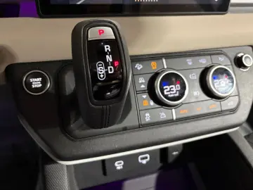 LAND ROVER Defender 110 X-Dynamic SE P400 PANO MEMORY 360