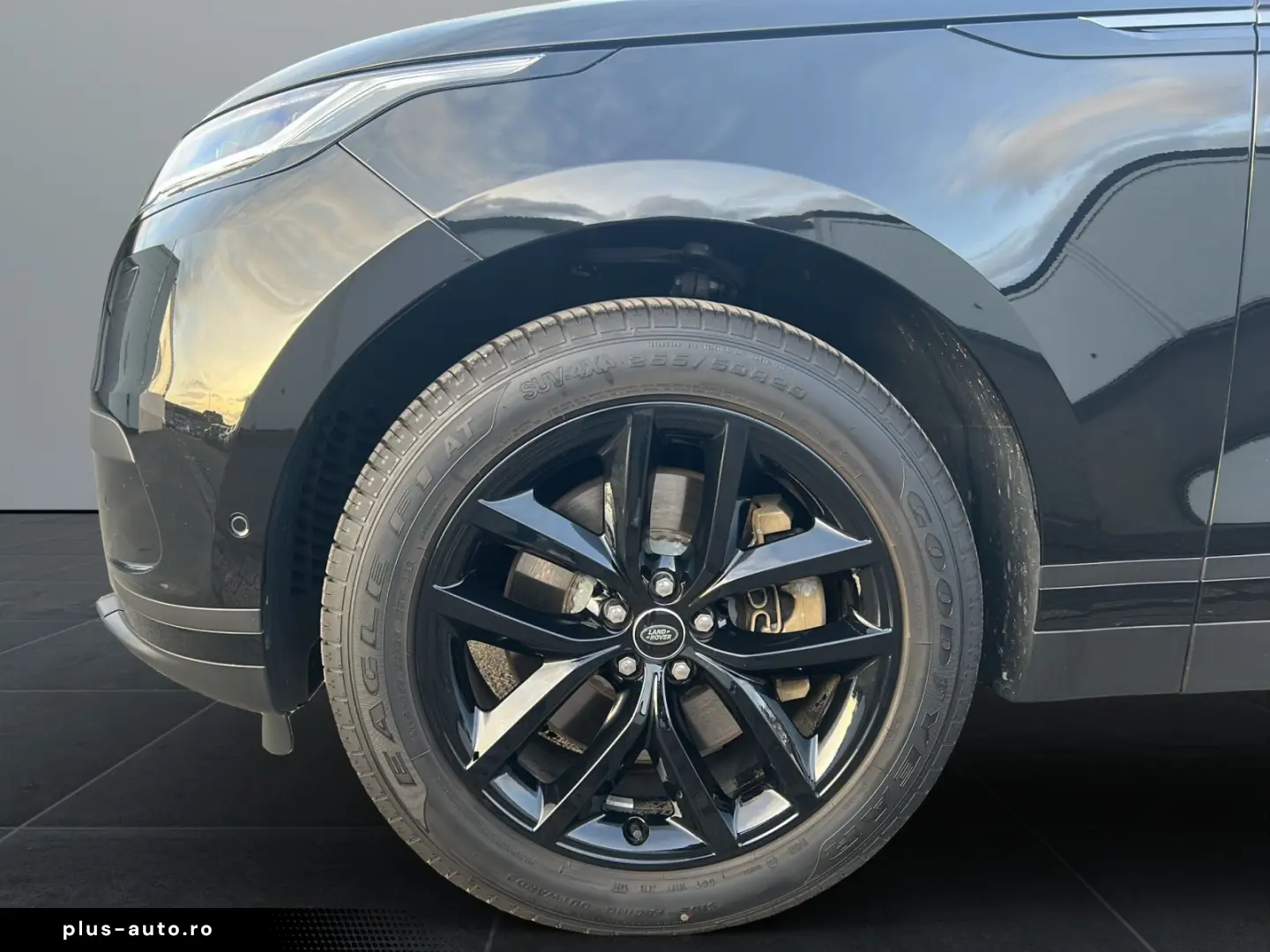 LAND ROVER Range Rover Velar P400e S AHK Winter Pack