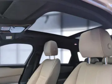 LAND ROVER Range Rover Velar D200 R-Dynamic SE HeadUp Pa