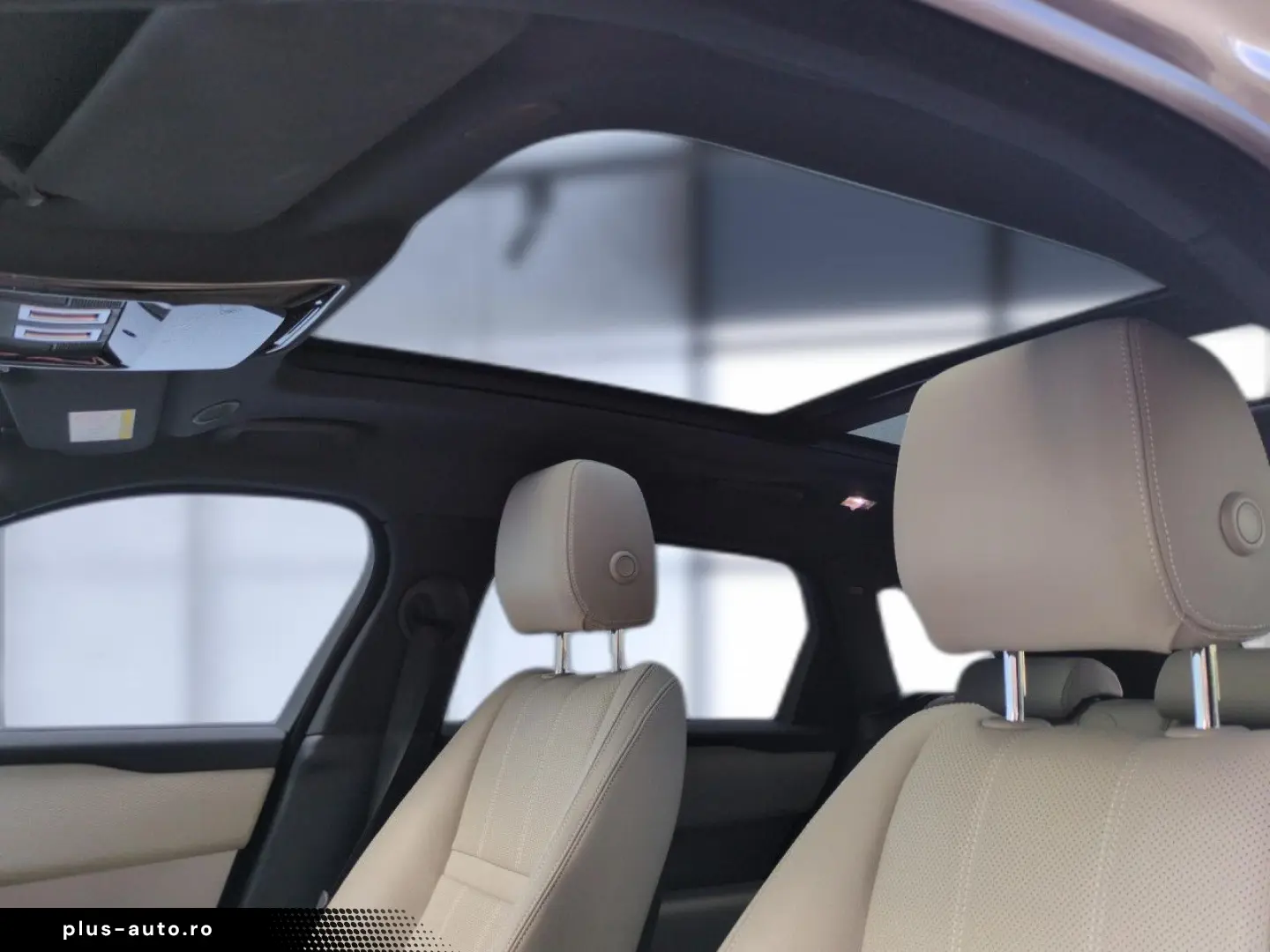 LAND ROVER Range Rover Velar D200 R-Dynamic SE HeadUp Pa