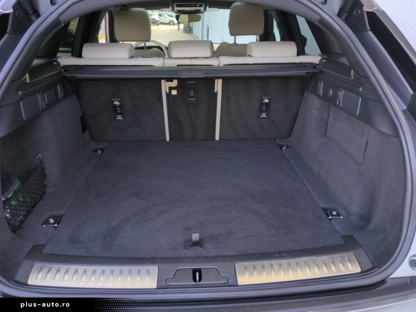 LAND ROVER Range Rover Velar D200 R-Dynamic SE HeadUp Pa