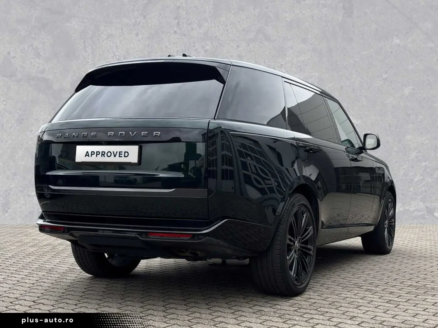 LAND ROVER Range Rover P530 LWB Autobiography British Racin