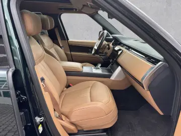 LAND ROVER Range Rover P530 LWB Autobiography British Racin