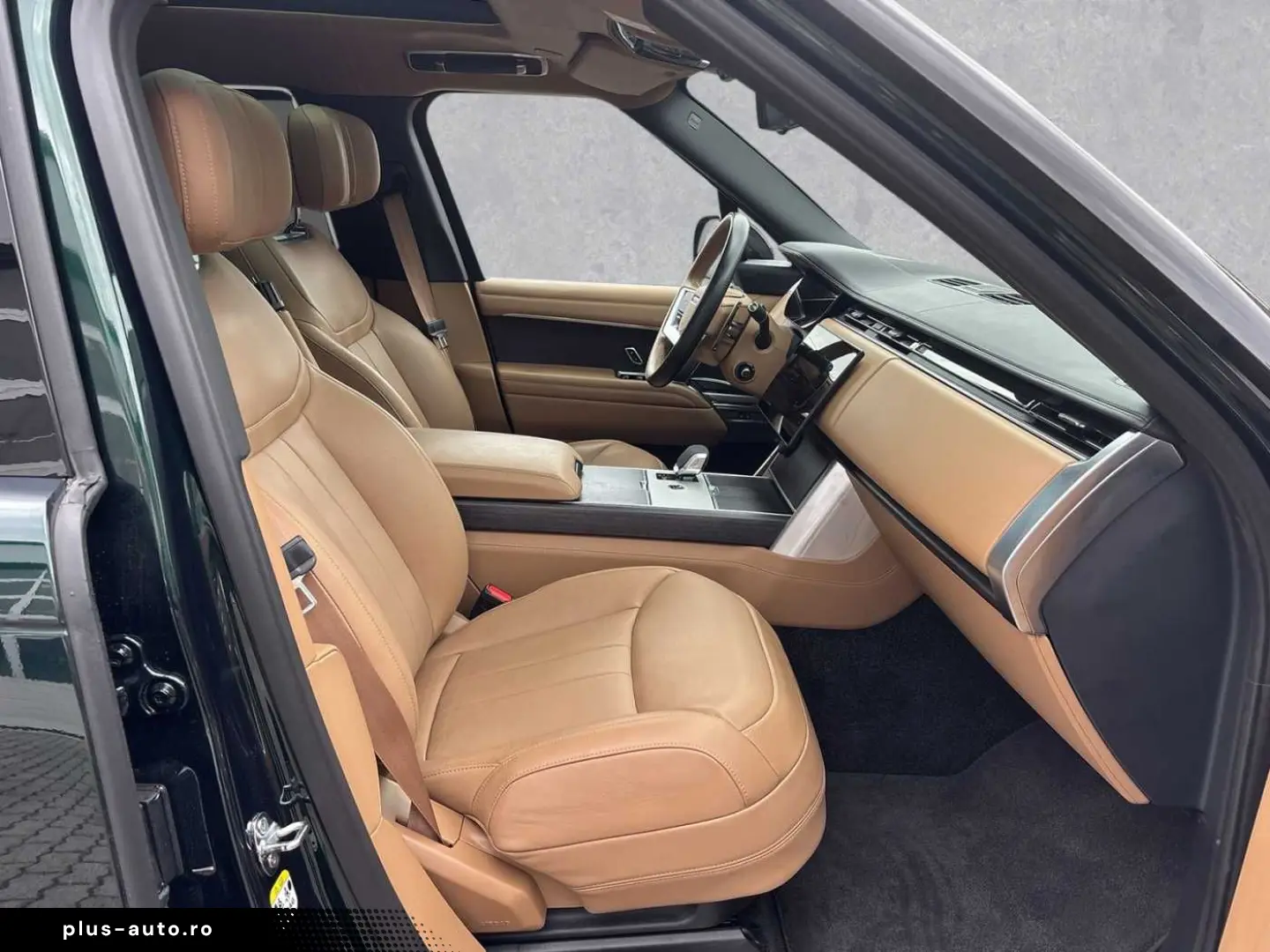 LAND ROVER Range Rover P530 LWB Autobiography British Racin