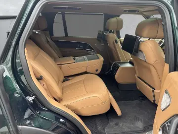 LAND ROVER Range Rover P530 LWB Autobiography British Racin