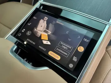 LAND ROVER Range Rover P530 LWB Autobiography British Racin