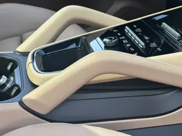 PORSCHE Cayenne E-Hybrid  Coupe KREIDE-BEIGE SPORTDESIGN