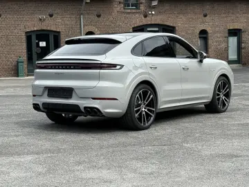 PORSCHE Cayenne E-Hybrid  Coupe KREIDE-BEIGE SPORTDESIGN