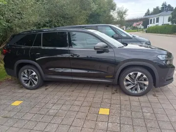 SKODA Kodiaq 2.0 TDI 4x4 Sel. 7 Si AHK voll neues Mod.