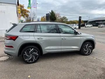 SKODA Kodiaq FL RS 4x4 2.0 TSI 180 kW 1. Hand