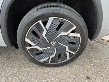 SKODA Kodiaq FL RS 4x4 2.0 TSI 180 kW 1. Hand