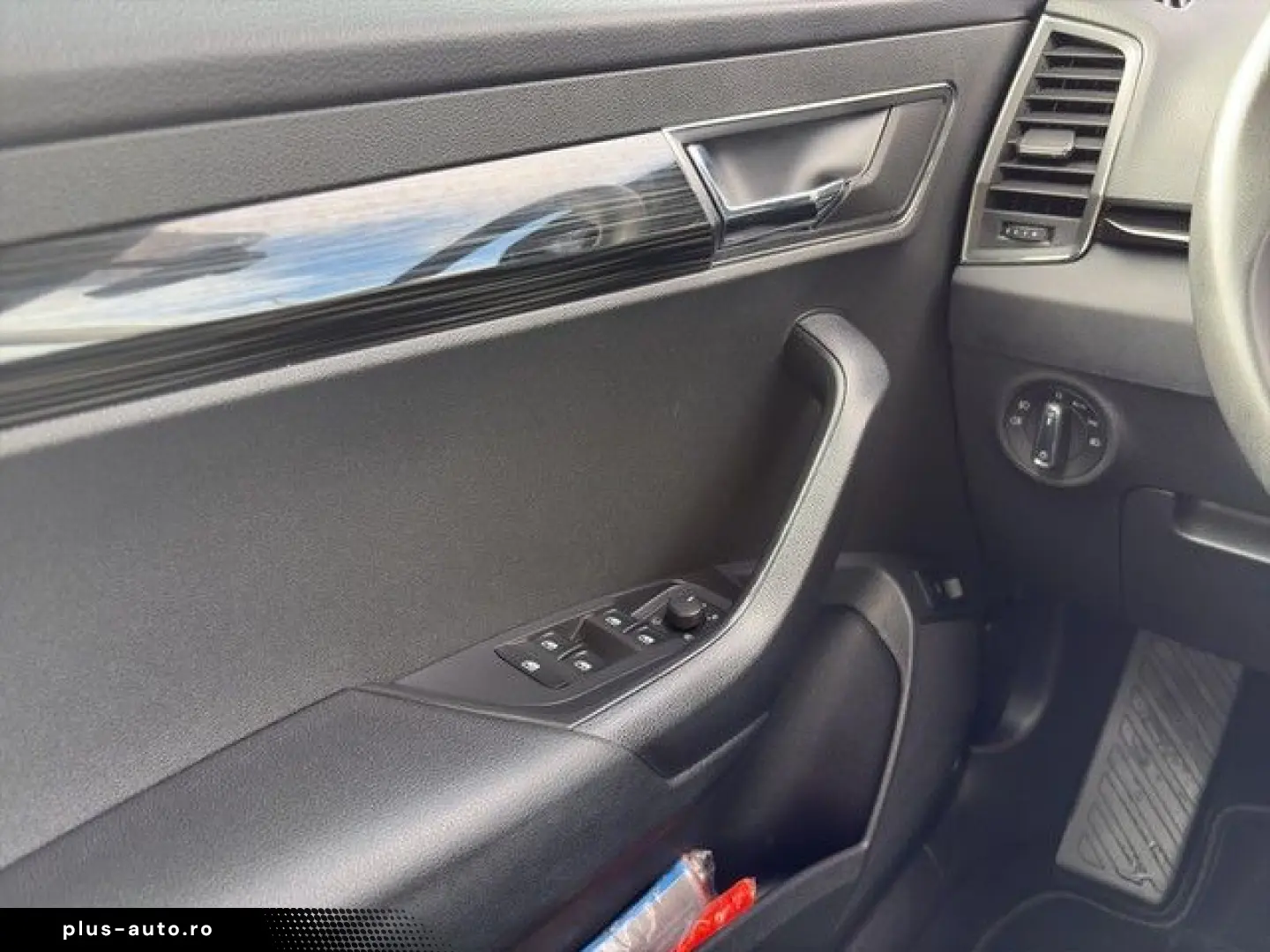 SKODA Karoq Style 4x4 2.0 TDI 110 kW  Navi