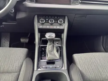 SKODA Karoq Style 4x4 2.0 TDI 110 kW  Navi