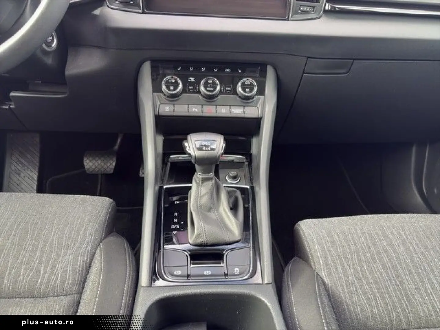 SKODA Karoq Style 4x4 2.0 TDI 110 kW  Navi