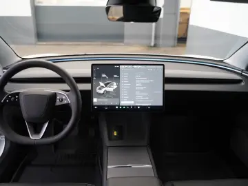 TESLA Model 3 Long Range AWD  Highland HW4
