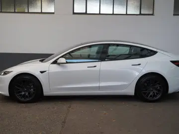 TESLA Model 3 Long Range AWD  Highland HW4