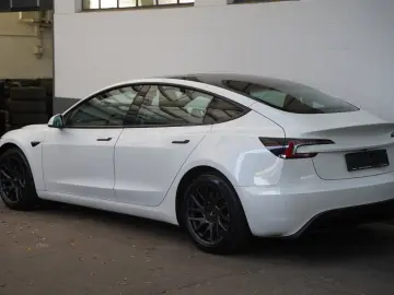 TESLA Model 3 Long Range AWD  Highland HW4
