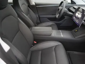 TESLA Model 3 Long Range AWD  Highland HW4