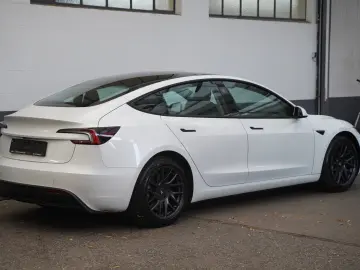 TESLA Model 3 Long Range AWD  Highland HW4