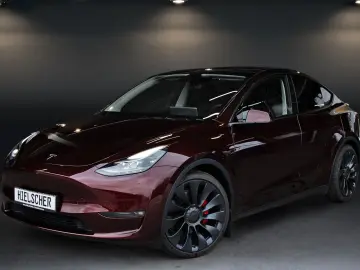 TESLA Model Y Performance AWD MY2023 AHK Unfallfrei
