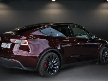 TESLA Model Y Performance AWD MY2023 AHK Unfallfrei