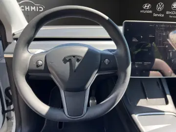 TESLA Model Y Long Range AWD NAVI ACC PANO 21