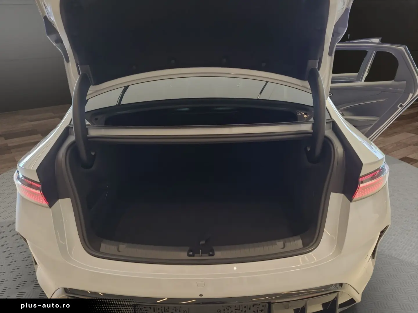 BYD Seal Excellence AWD Pano Soundsystem Wärmepumpe