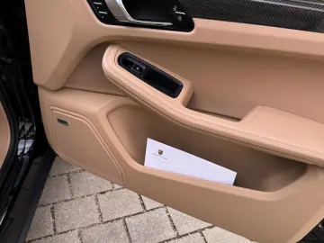 PORSCHE MacanS Approved Chrono Luft AHK ACC Pano AGA