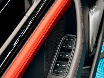 PORSCHE Panamera GTS Full