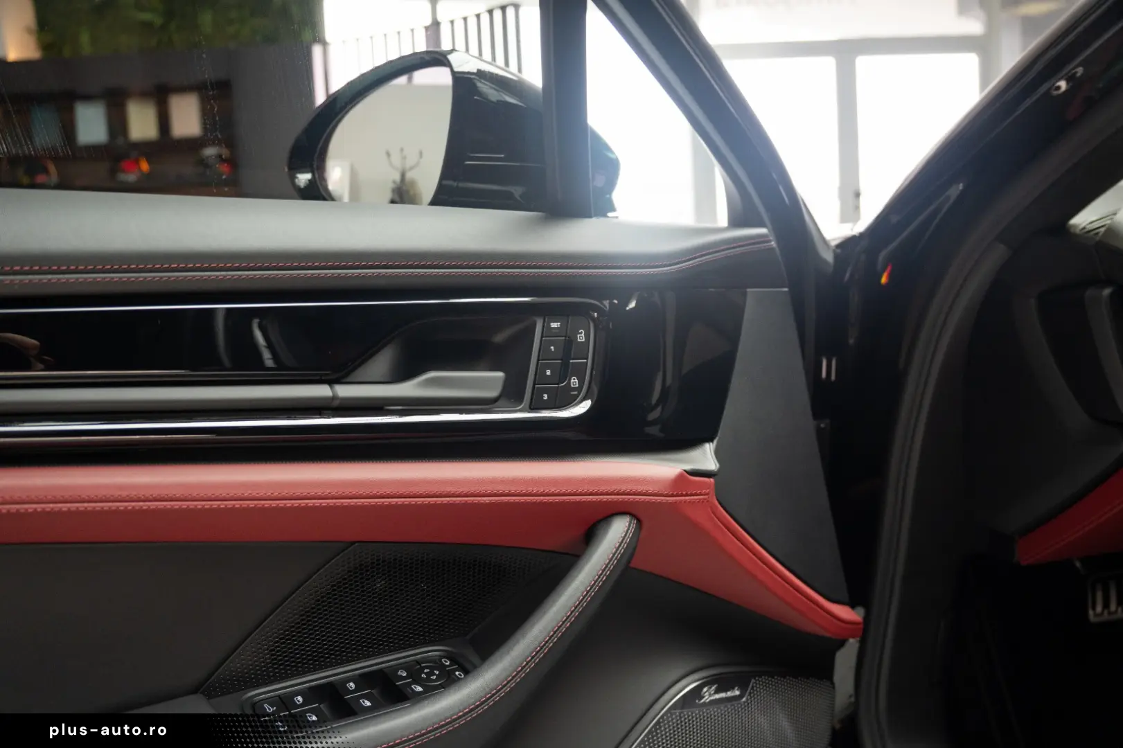 PORSCHE Panamera GTS Full