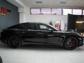 PORSCHE Panamera GTS Full